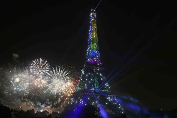 Fireworks on Eiffel Tower Fireworks on Eiffel Tower